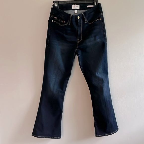 Frame Denim Denim - Frame Denim Le Crop Mini Boot jeans in dark wash with contrast stitching